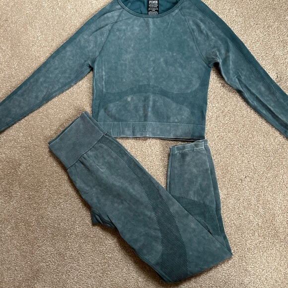 PINK Victoria's Secret Pants - PINK Victoria's Secret Seamless Active Set in Teal